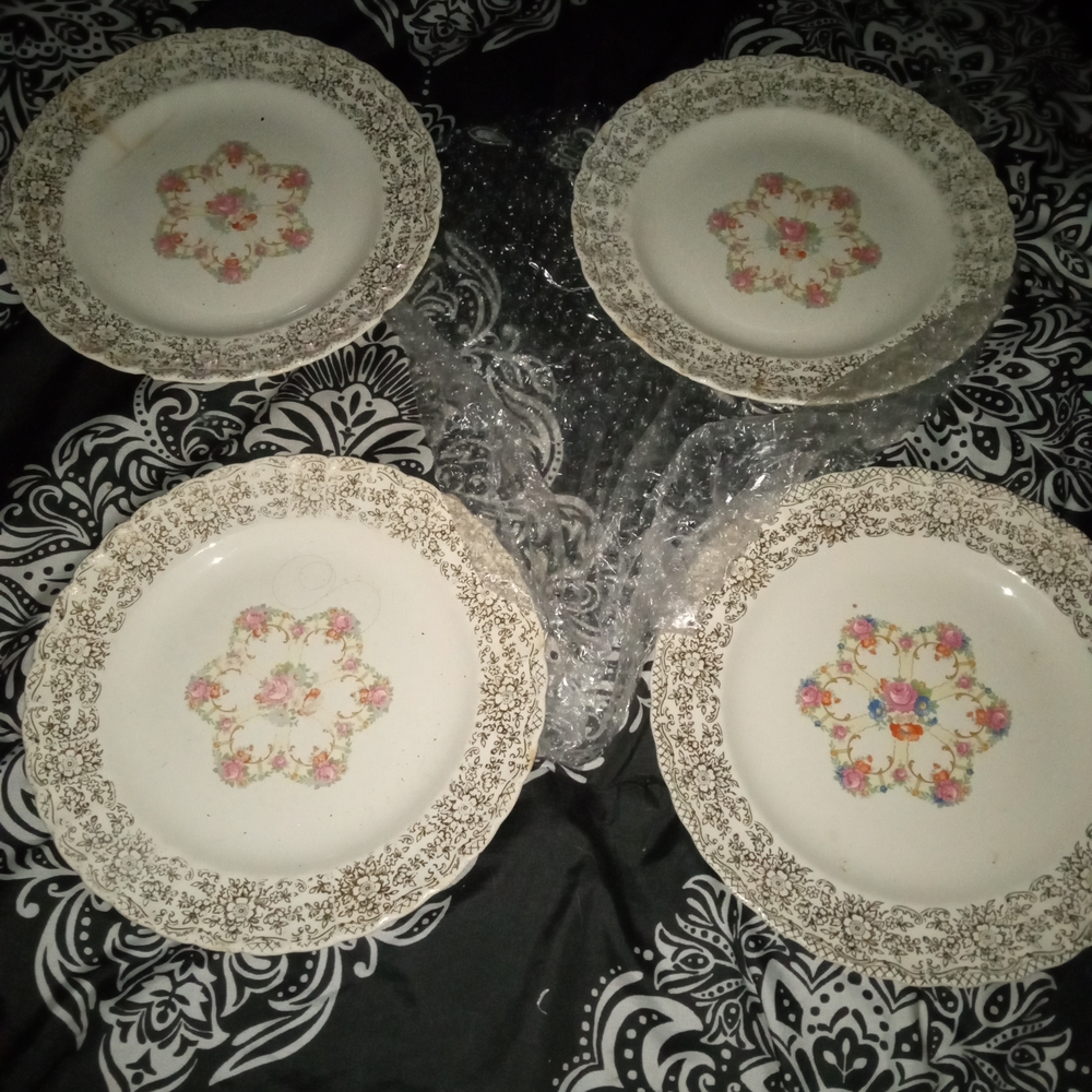 Sebring Set Of 4 Vintage Goldplated Plates